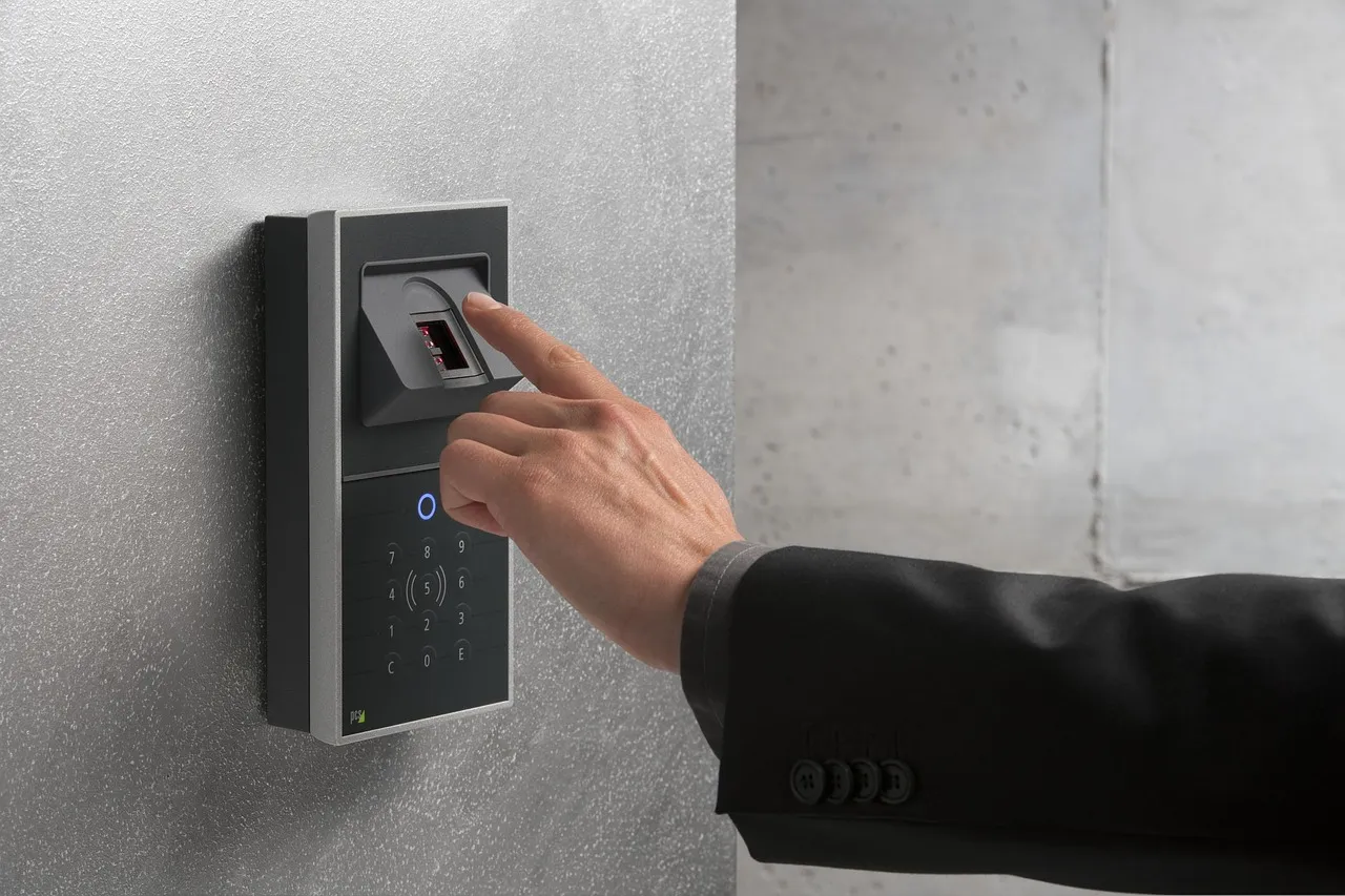 Fingerprint scanner at a service desk — fingerprinting in Grapevine, TX